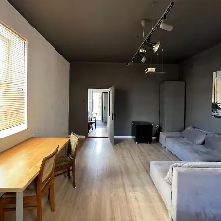 Industrial - Jewish Quarter By Upstairs Apartment *